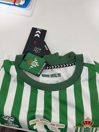 Camiseta Hummel Final Conference sin estrenar