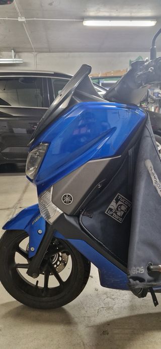 Yamaha Nmax 125 Scooter Azul