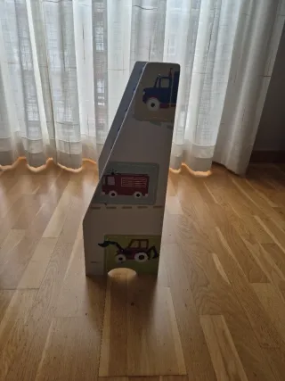 Librería infantil de tela azul