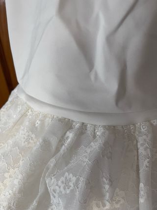 Can-can de novia con encaje.