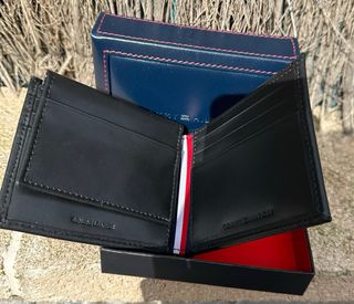 Cartera de cuero Tommy Hilfiger