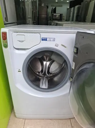 Lavadora Hotpoint Ariston Aqualtis