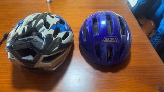 2 Cascos Bicicleta Azul y Negro Nzi