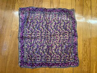 Pañuelo flores moradas 30x30cm
