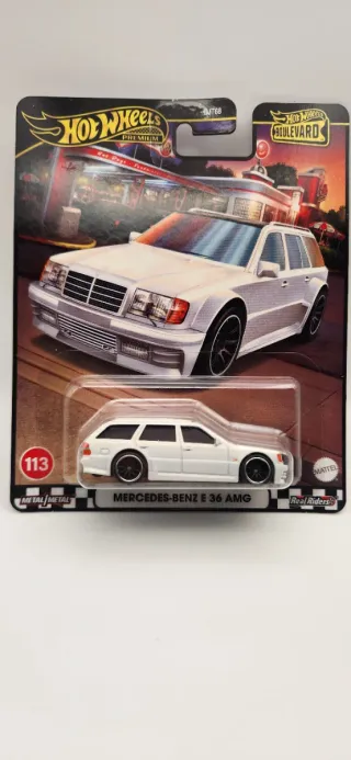 Hot Wheels Premium Mercedes-Benz E 36 AMG