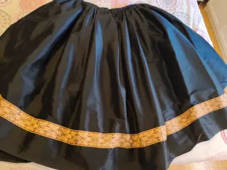 Traje Alicantina, Corpiño y falda