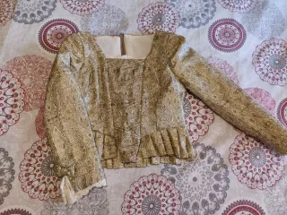 Traje Alicantina, Corpiño y falda