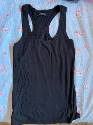 Camiseta tirantes Bershka negra Talla S