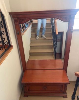 Mueble recibidor madera con espejo y baúl
