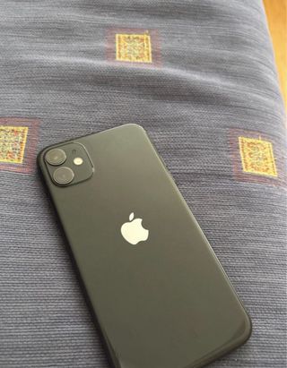 iPhone 11 Negro/Gris Espacial