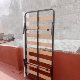 Divano letto e rete a doghe