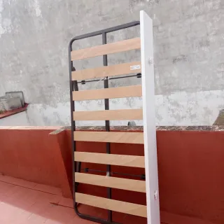 Divano letto e rete a doghe