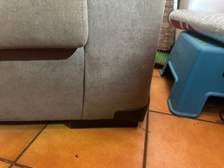 Sofá de 2 plazas en tela beige