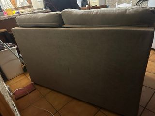 Sofá de 2 plazas en tela beige