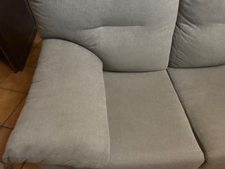 Sofá de 2 plazas en tela beige