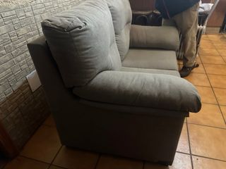 Sofá de 2 plazas en tela beige