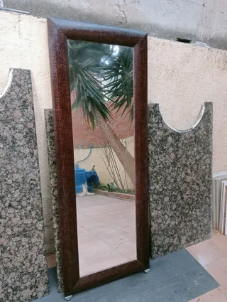 Specchio da terra con ruote