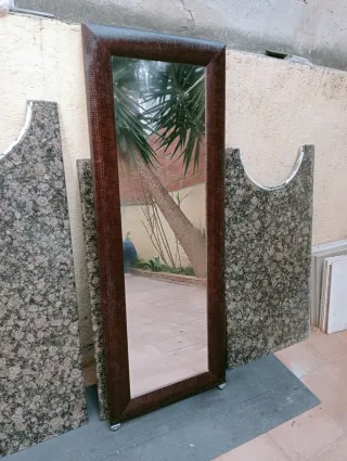 Specchio da terra con ruote