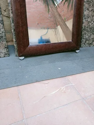 Specchio da terra con ruote