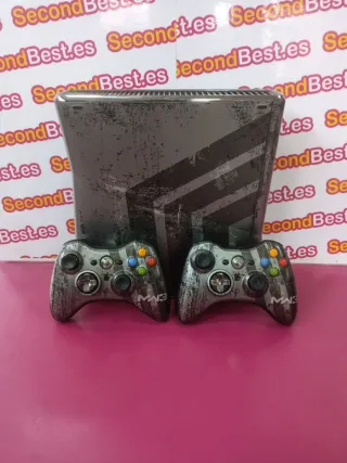 Xbox 360 Slim COD MW3 + 2 controller