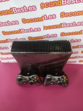 Xbox 360 Slim COD MW3 + 2 controller