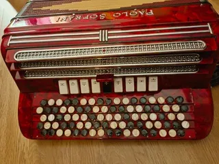 Accordeon Paolo Soprani 120 Bassi