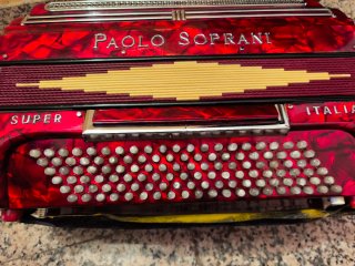Acordeón Paolo Soprani 120 Bajos