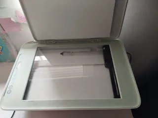 Impresora HP Deskjet Blanca y Verde