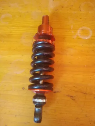 Amortiguador de moto italiano