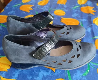 Zapatos tipo Merceditas ante gris talla 40