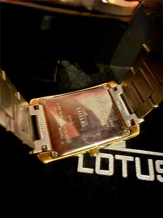 Reloj Lotus