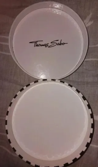 Caja y bolsa Thomas Sabo
