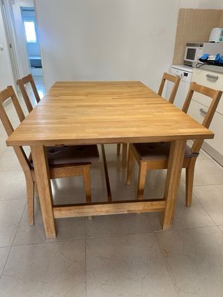 Mesa de cocina abatible y 6 sillas de madera