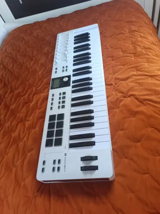 Arturia Keylab Essential 49 MK3 MIDI