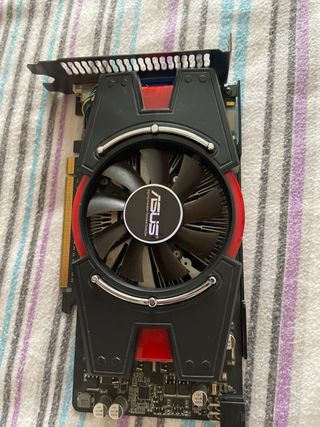 Tarjeta Gráfica Asus GT 545 1GB DDR5