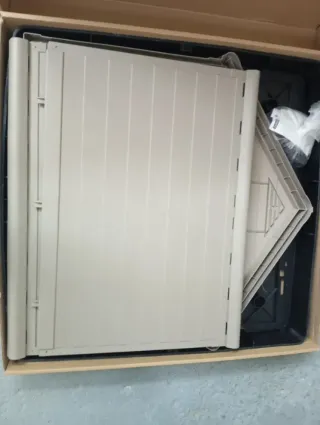 Caseta para perro beige y gris CURVER