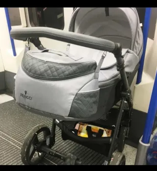 Capazo y Silla Paseo Venicci Carbo Lux con su caja