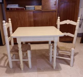 Conjunto artesanal de mesa y 2 sillas nea infantil