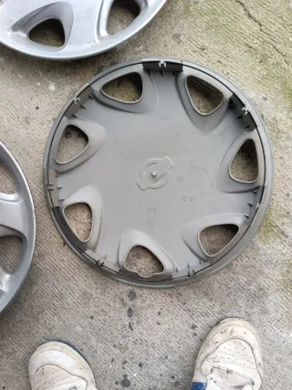 Tapacubos de marca nissan