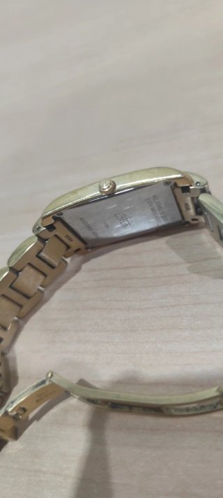 Reloj Lotus chapado en oro caballero