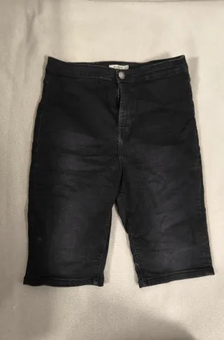 Bermuda vaquera negra Stradivarius