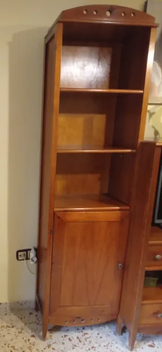 Mueble de madera pino