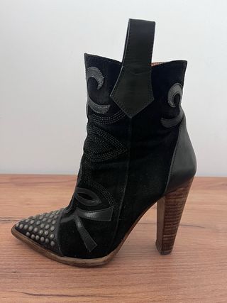 Botines Ras Piel Tachuelas Talla 37