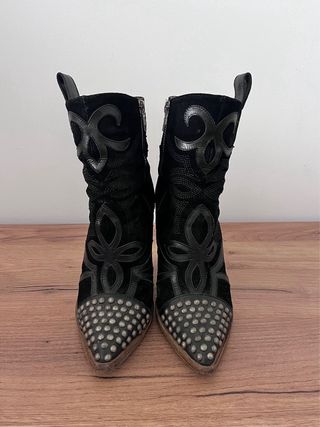 Botines Ras Piel Tachuelas Talla 37