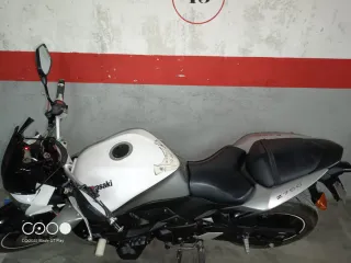 Kawasaki Z750 - Moto Naked