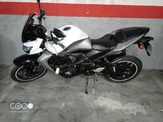 Kawasaki Z750 - Moto Naked