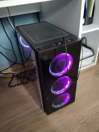 PC gama media -baja perfecto estado