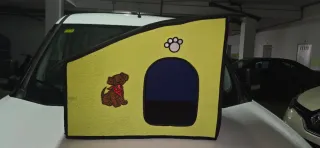 Casa para perro con diseño de huella