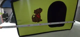 Casa para perro con diseño de huella