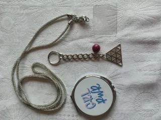 Pack colgante móvil, llavero y espejo